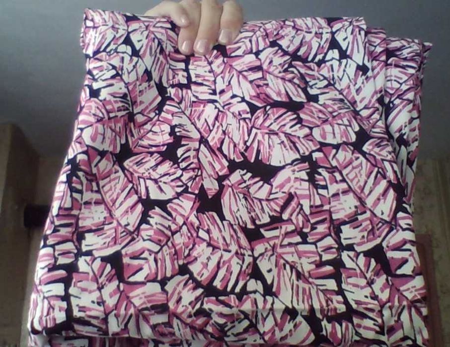 Плат с флорални мотиви