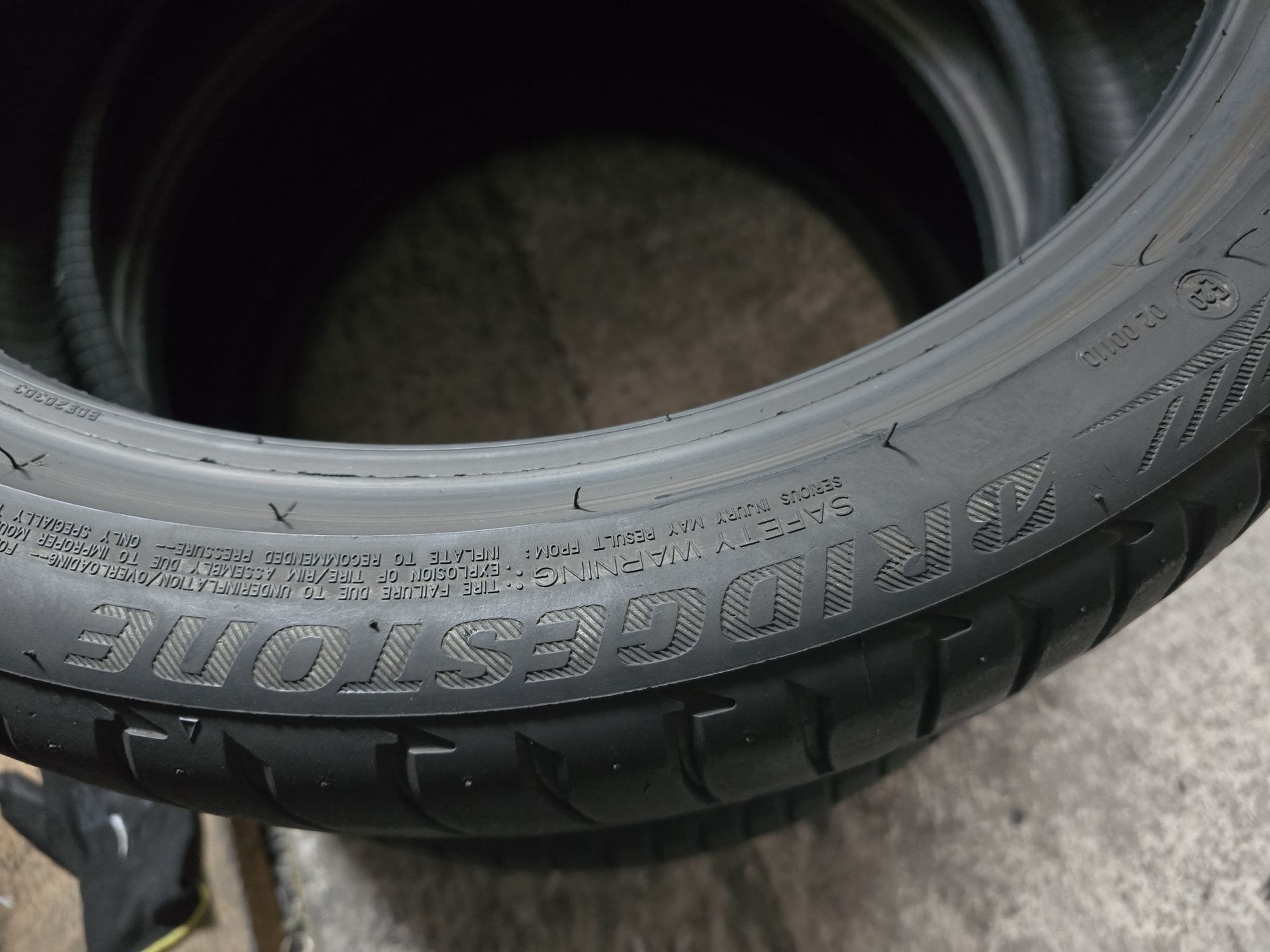 Bridgestone 235/40 R19 96Y vară