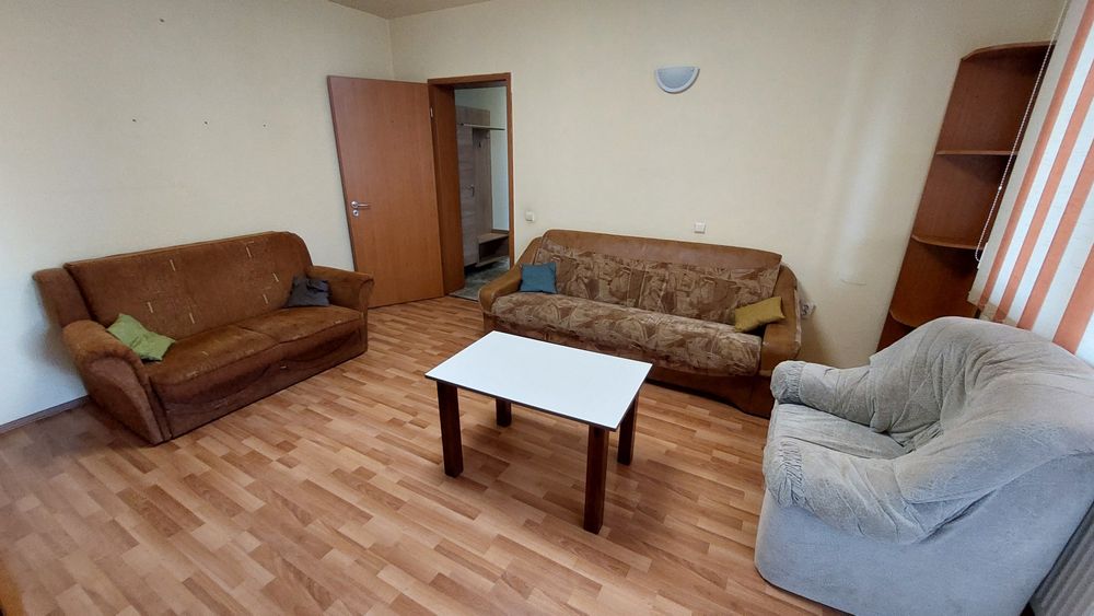 Inchiriez apartament 2 camere cu loc de parcare inclus
