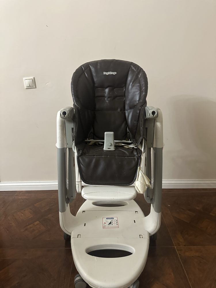 Стульчик для кормления Peg-Perego Tatamia Follow Me