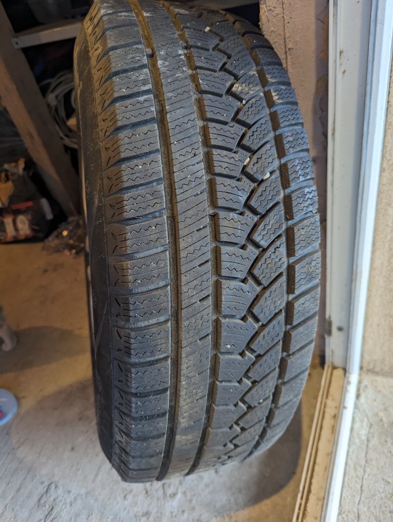 WG Tuareg 4 cauciucuri cu jante 235/65R17