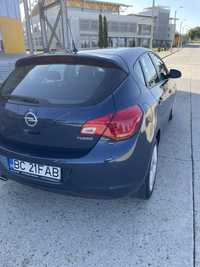 Opel Astra schimb cu mașina cu cutie manuală