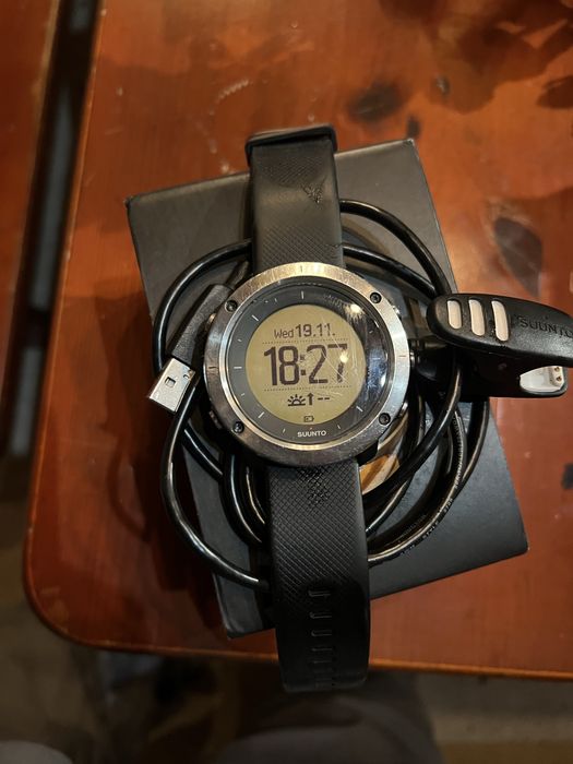 Смарт часовник suunto traverse