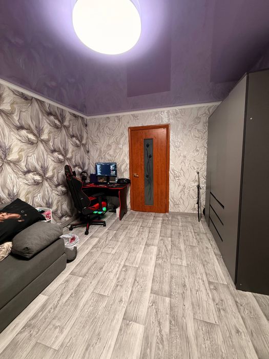 Продам 3х комнатную квартиру 8мкрн