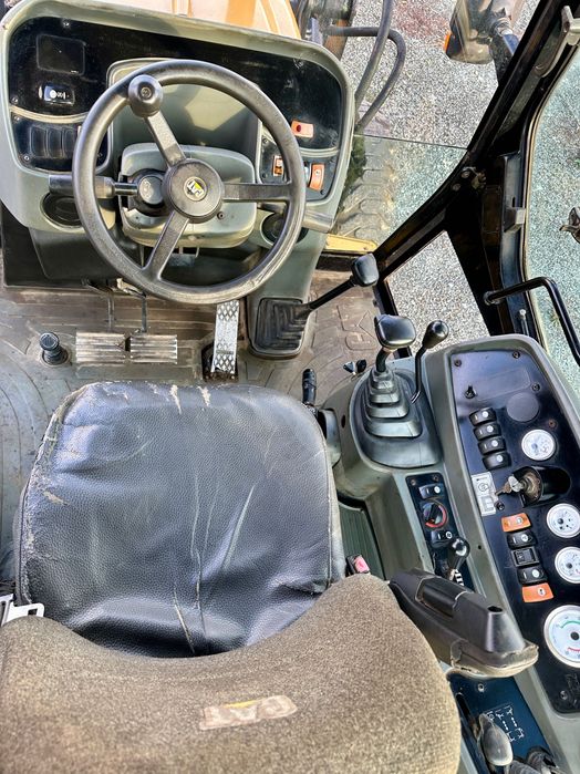 Buldoexcavator Cat 428D / An 2005 / 2 cupe