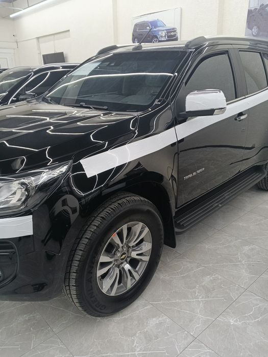 Продаётся  TRAILBLAZER 2021 года отличном состоянии пропан газ есть...