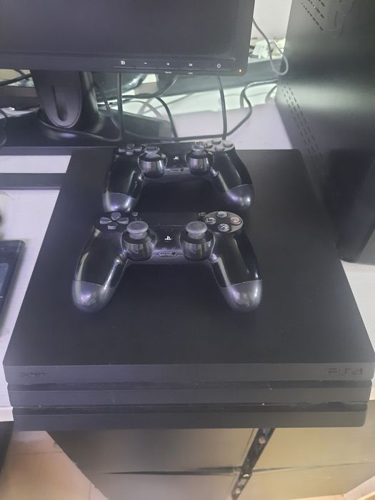 Playstation 4 Pro игры Gta5, Фифа25, Мортал комбат11  2 дж