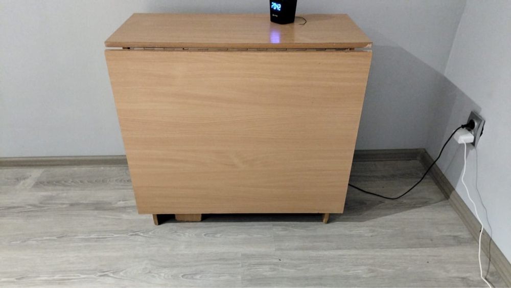 Стол раскладной.