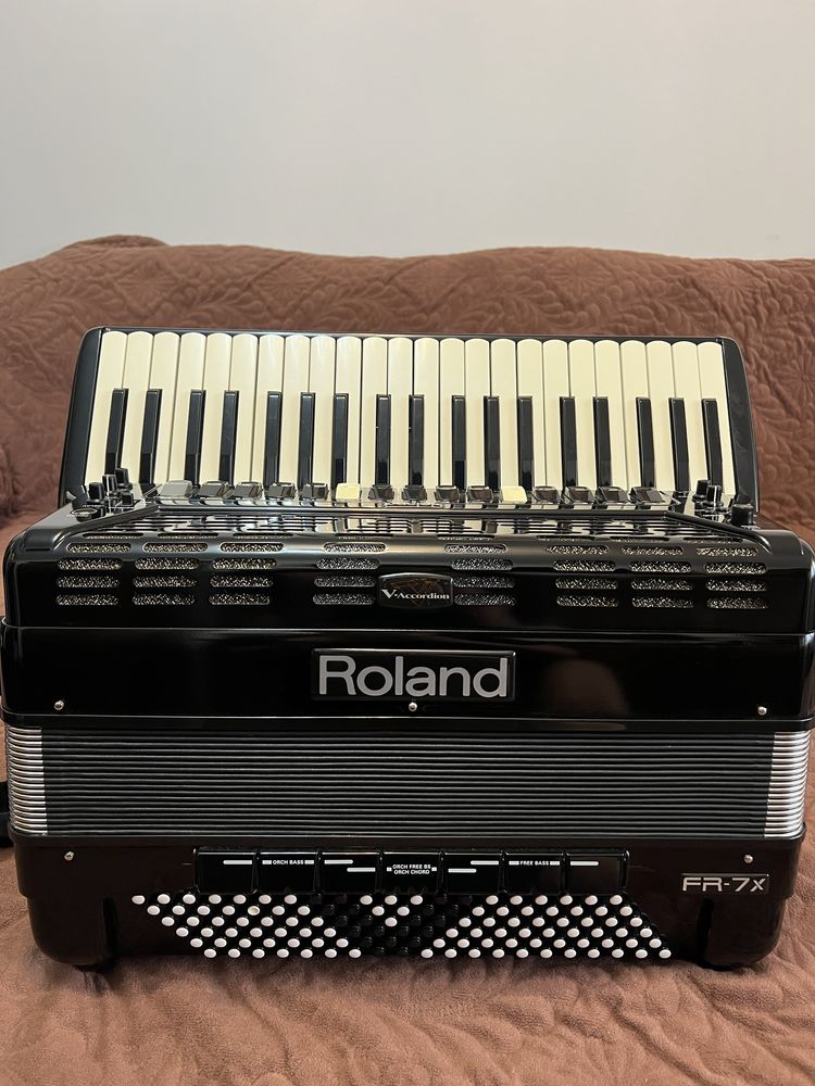 Roland fr7x 2300 € negociabil