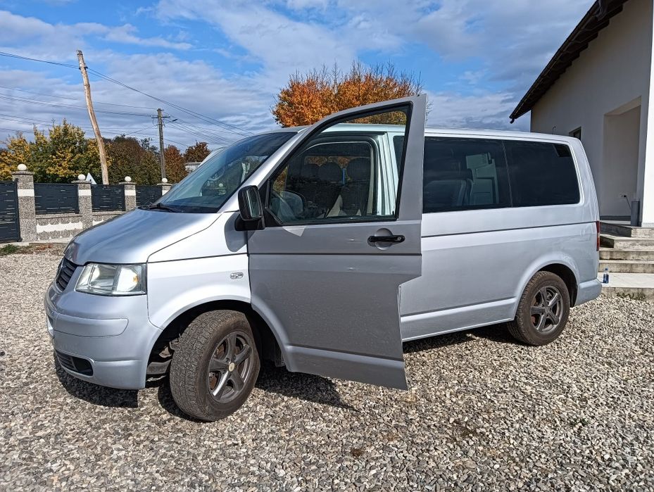 VW Transporter T5 an fabricatie 2009  2.5 tdi 96 KWmotor 2.5 tdi