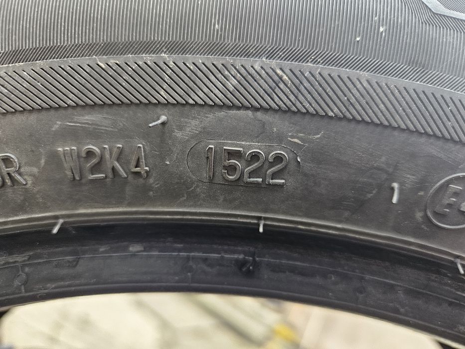 Anvelope Barum  215 55 R17 iarna