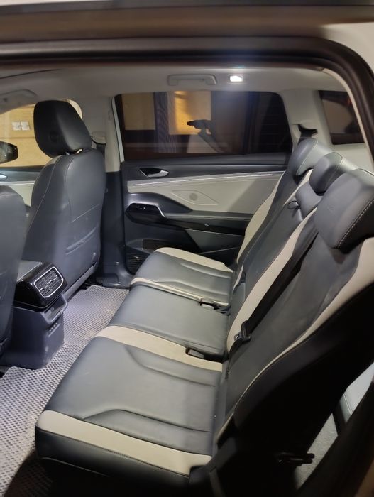 Volkswagen ID6 Crozz Pure+