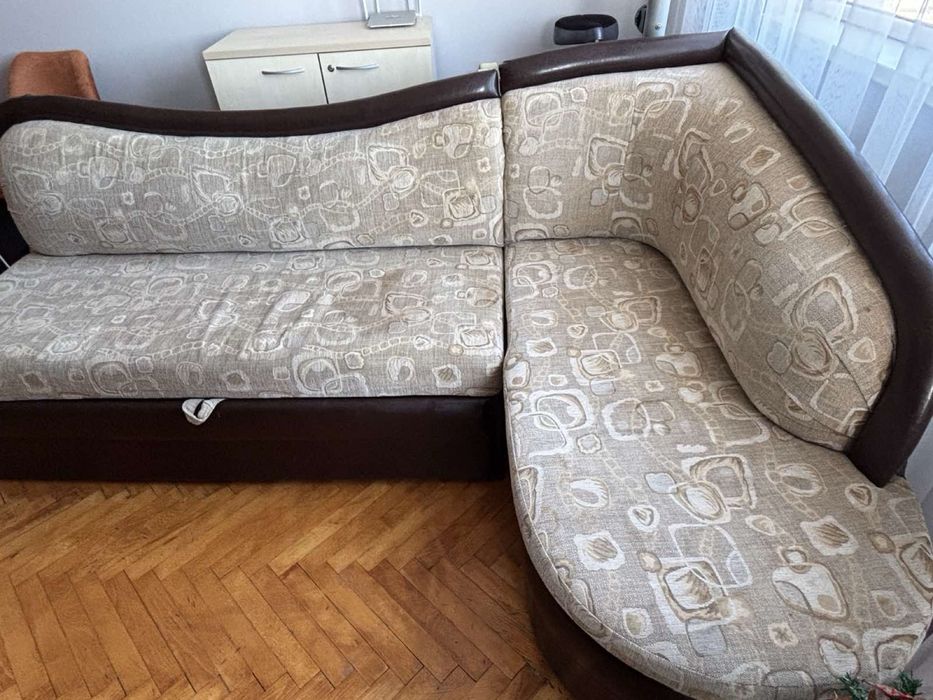 Ъглов диван с функция сън
