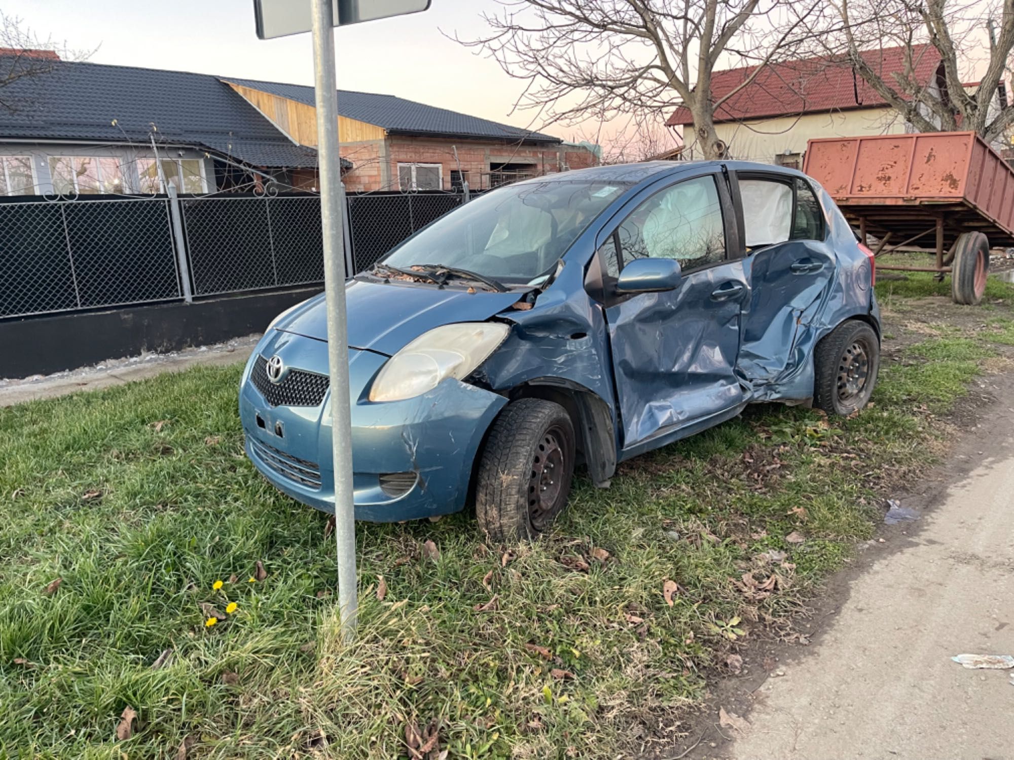 Motor ,cutie de viteze ,capota bară față Toyota Yaris 1,3 benzină 2008