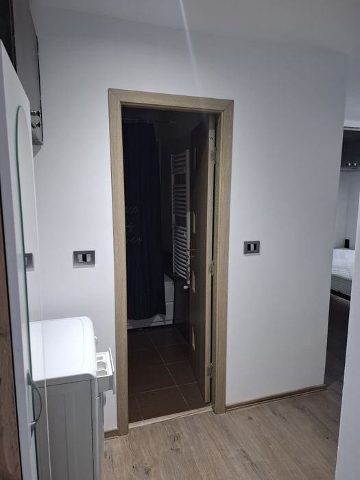 Închiriez garsoniera