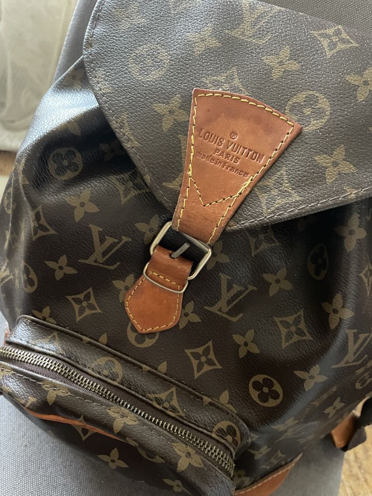 100 ПРОЦЕНТА ОРИГИНАЛНА раница на Louis Vuitton
