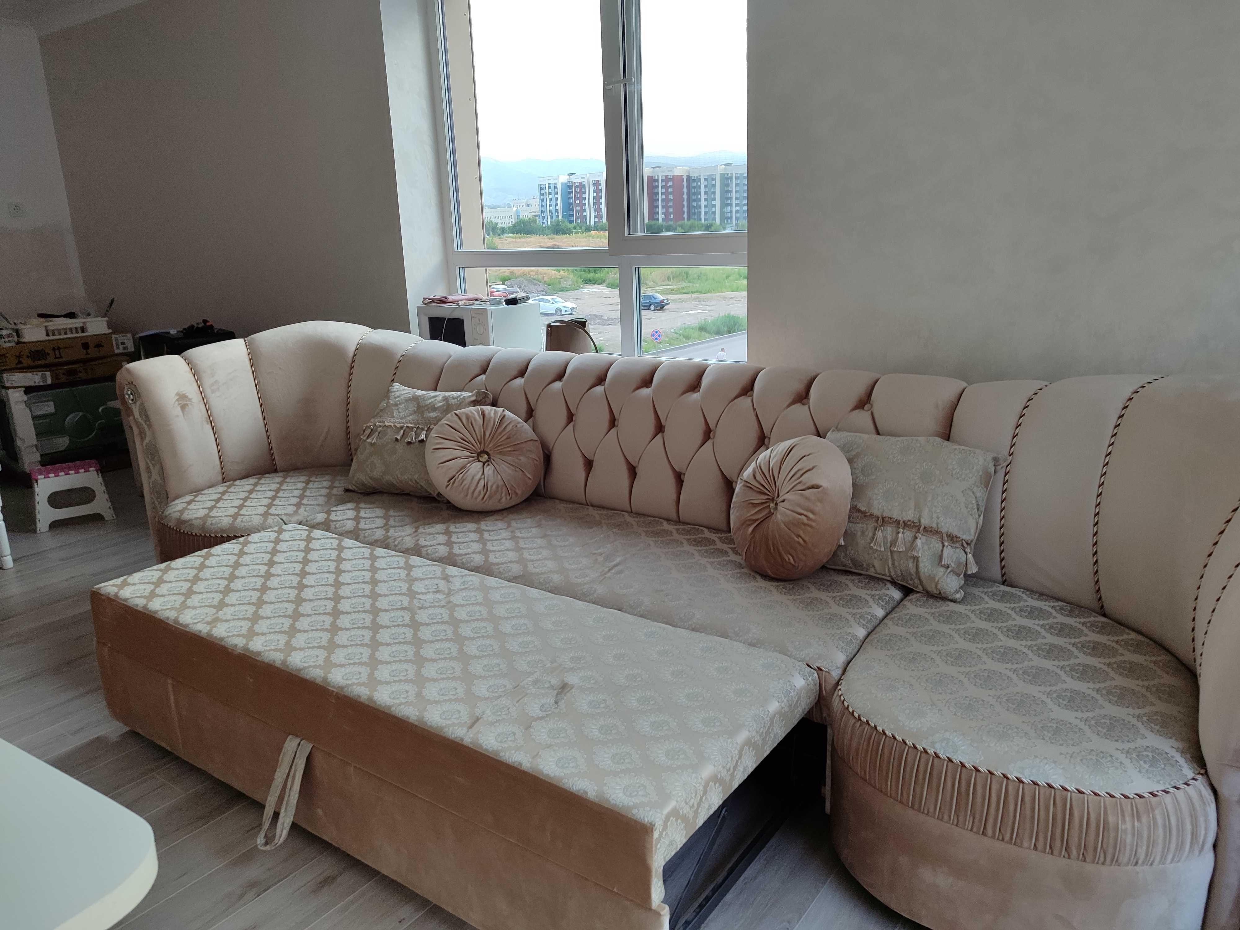 Диван 3,80 в хорошем состояний