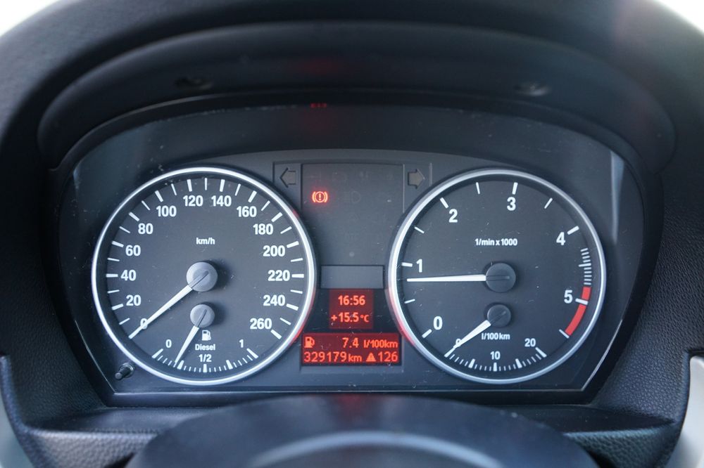 BMW seria 3 berlina e90 320D 163CP AN 2007 manuala 6 trepte