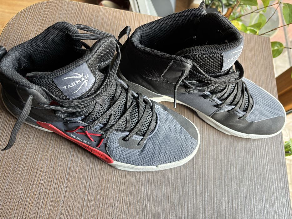 Vand incaltaminte baschet