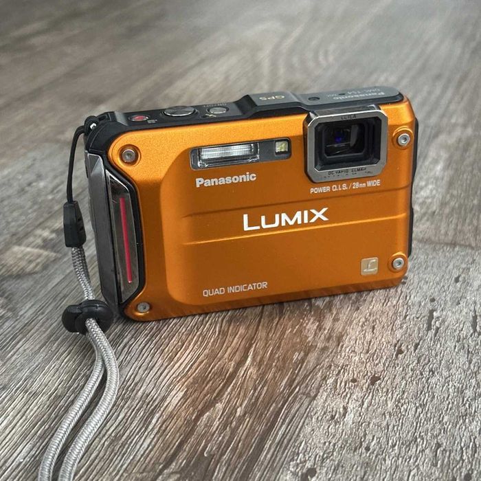 Camera foto subacvatica Panasonic TS4 ca NOUĂ cablu charger baterie