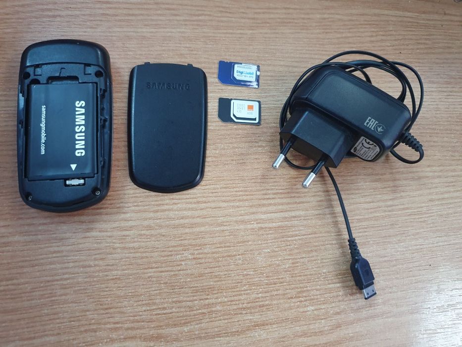 telefon Samsung E2210B perfect functional taste butoane clapeta senior