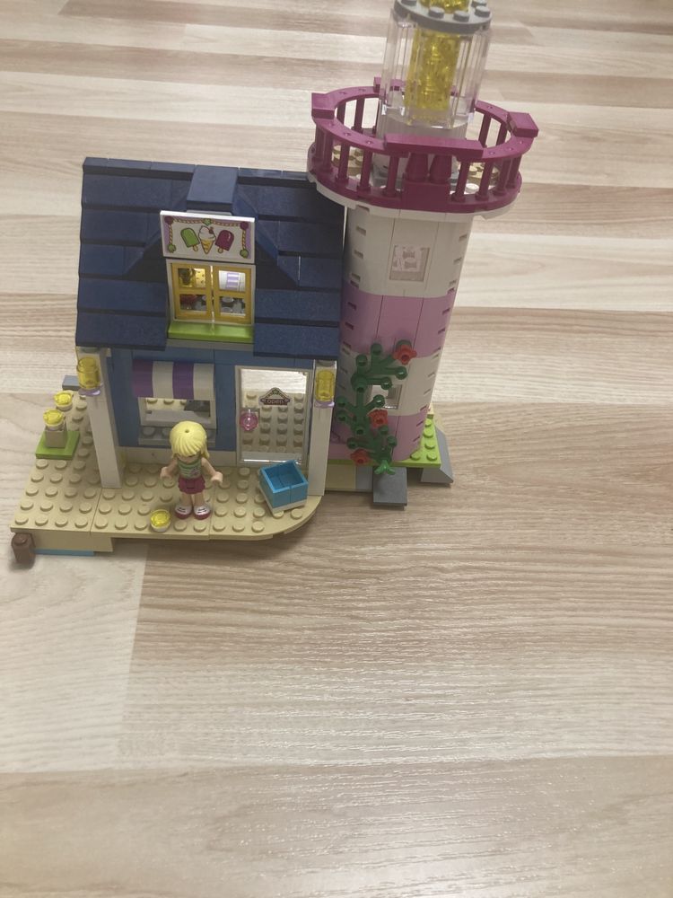 Farur cu Magazin de Inghetata - Lego Friends - Original