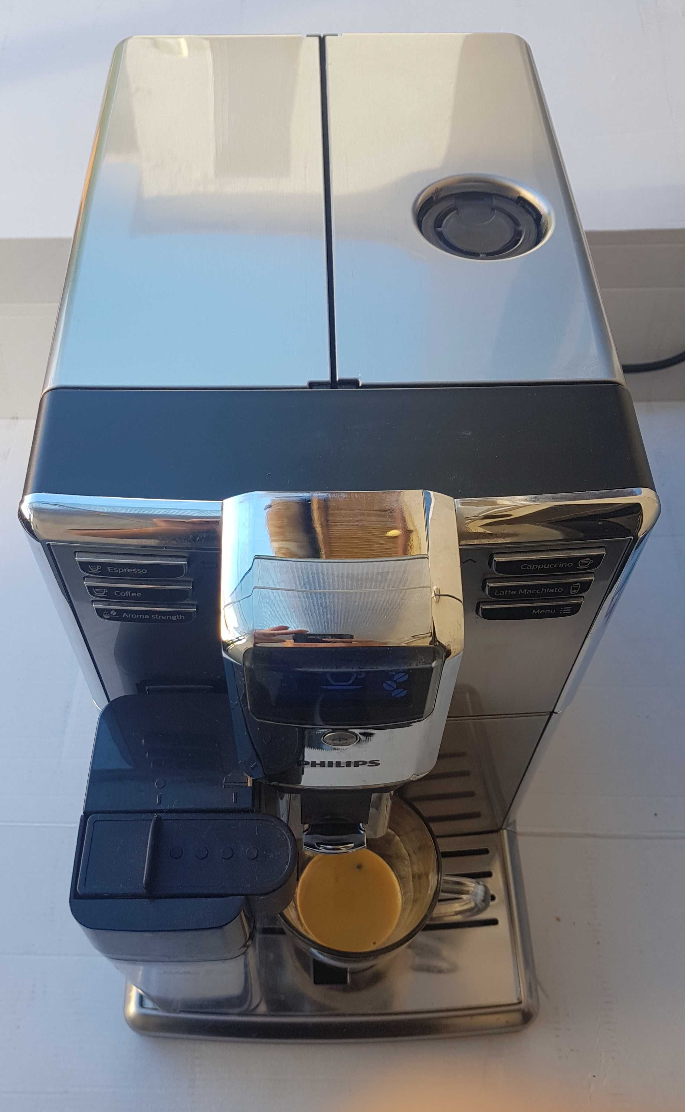 Espressor Philips EP5960 si EP5333 LatteGo 5400, expresor cappuccino