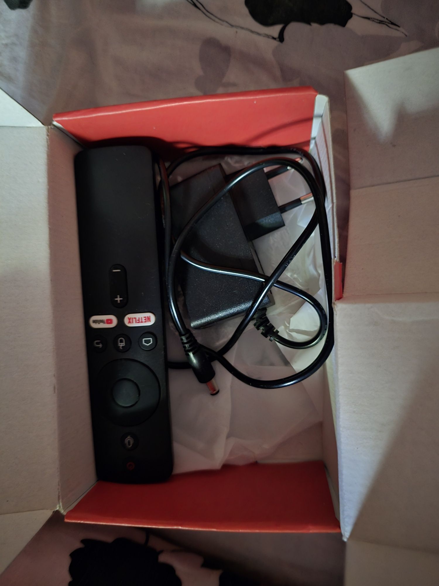 Продаю Android TV смарт новый
