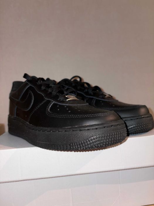 Nike Air Force 1 LV8/LE "Triple Black" - Номер 38