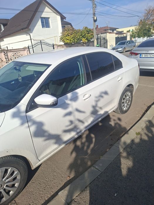 Masina Skoda rapid
