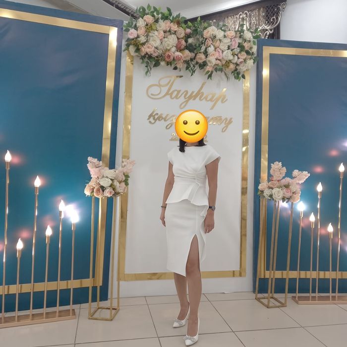 Белое классическое платье