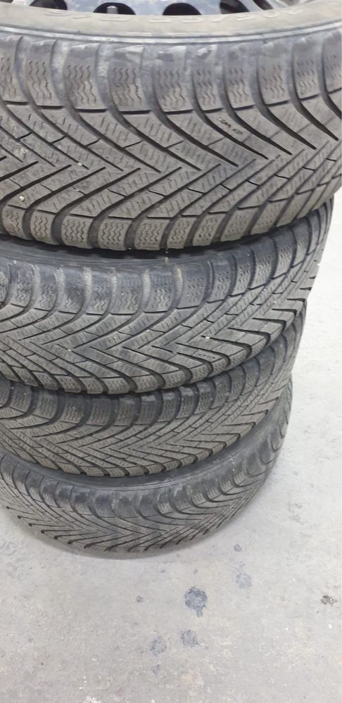 Set roți de iarnă Pirelli 205/55/R16