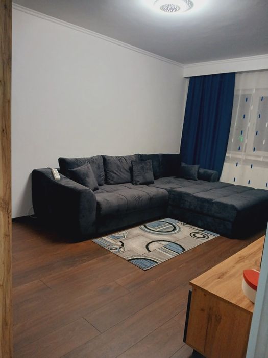 Vând apartament cu  3 camere