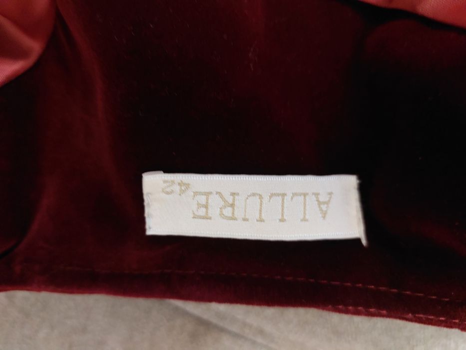 Костюм вечерний бордовый цвет