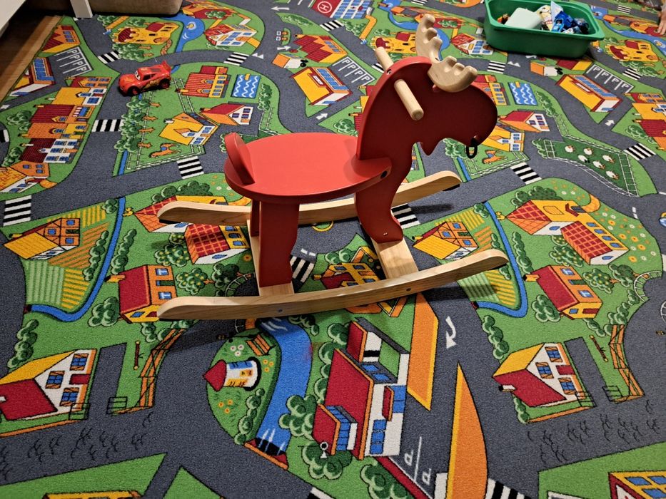 Balansoar elan roşu ikea ca nou
Balansoar "elan", roşu