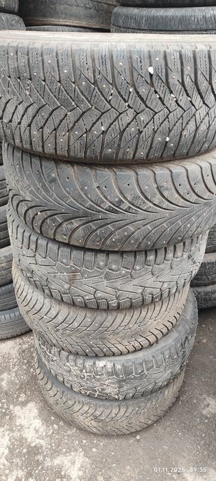 Продам шины шипованные