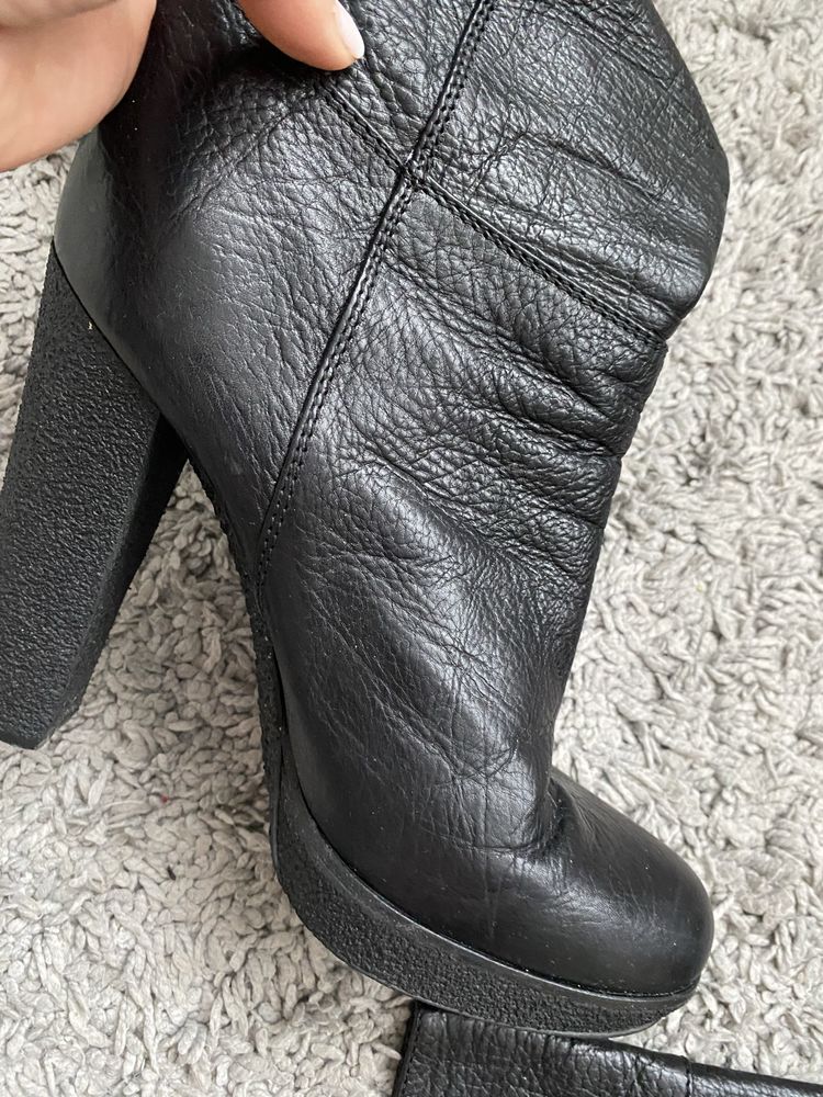 Cizme cu toc casadei