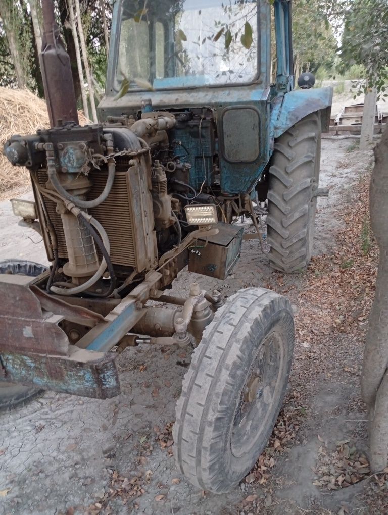 Mtz80 traktori sotiladi