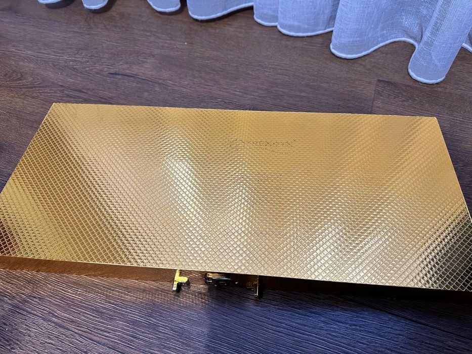 Tacâmuri aurii , noi !