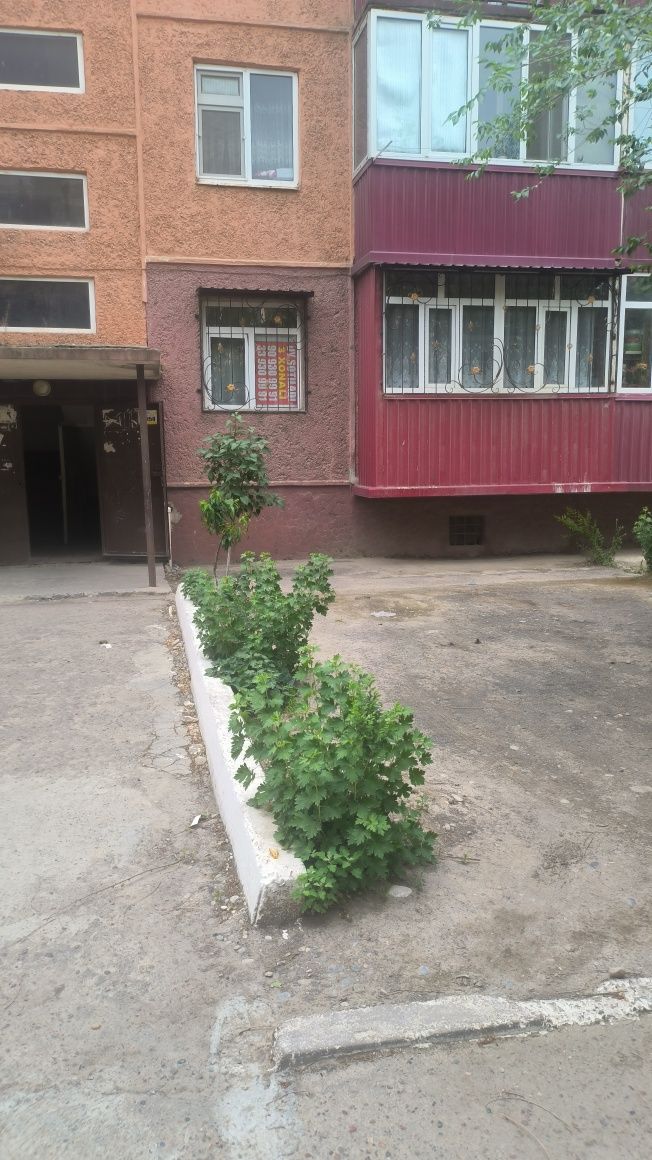 Продаётся 3 комн квартира