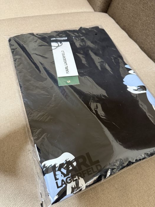 Чисто нова тениска karl lagerfeld