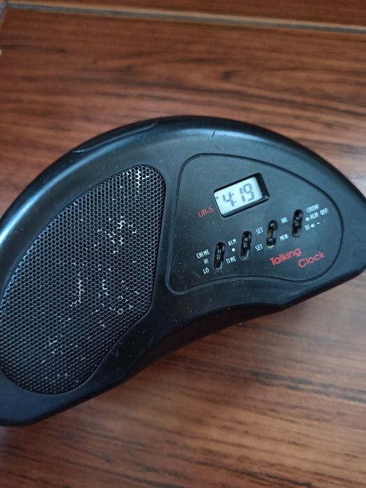 Ceas vorbitor italiană