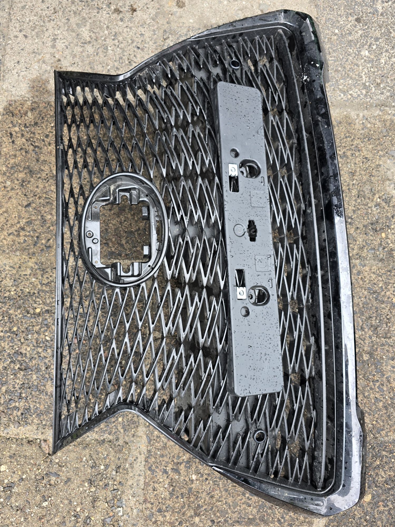 Grila lexus ux f sport impecabila fara defecte