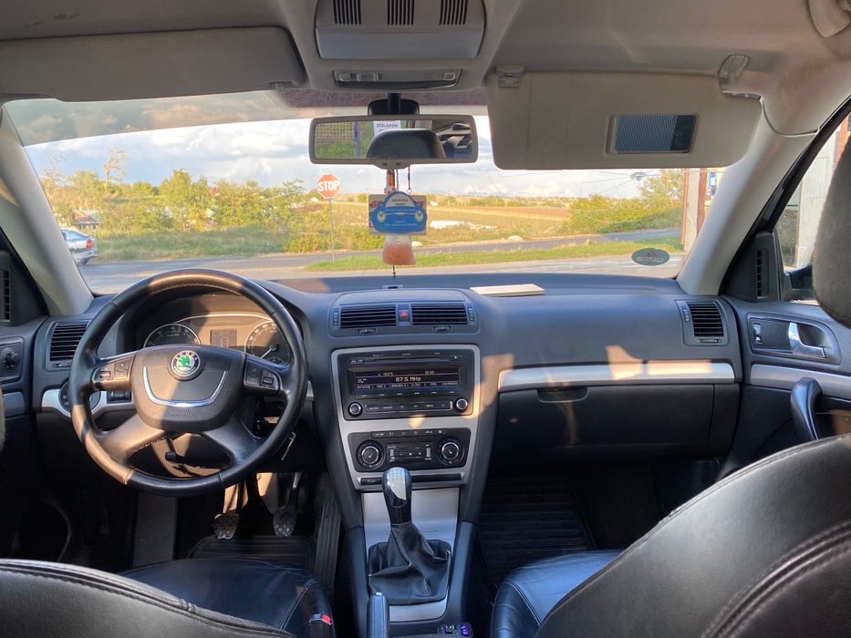 Vând sau schimb Skoda Octavia