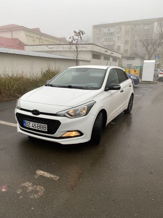 Vând Hyundai i20