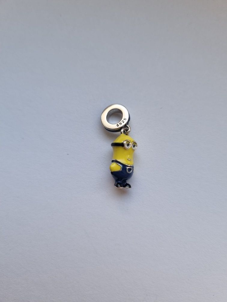 Charm din argint minion pentru bratara pandora