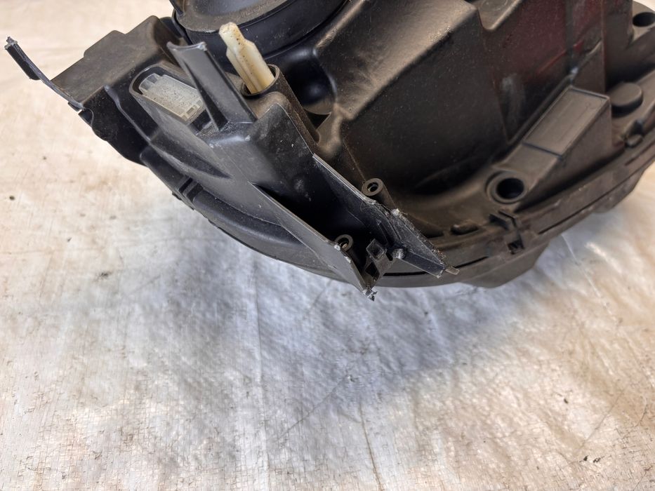 Ляв  фар Citroen C3