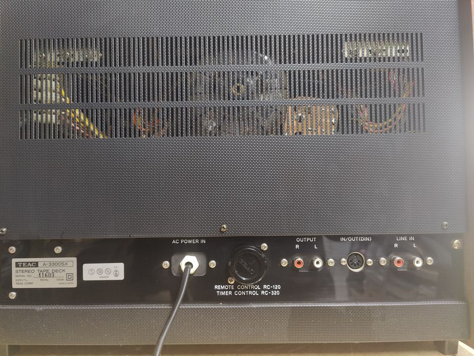 Teac A-3300SX ,stare excelentă,tehnic și estetic