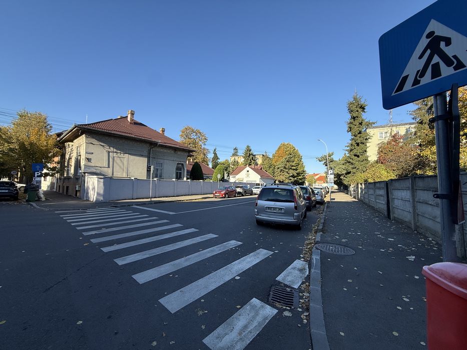 Ofer spre vanzare Cladire cu 18 Camere in Centrul Orasului