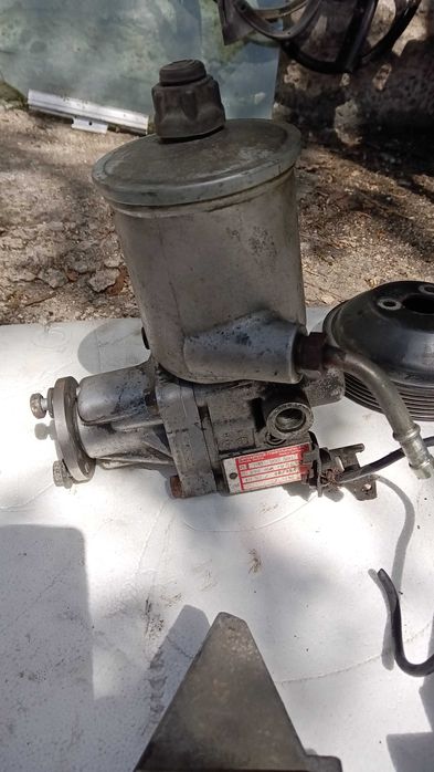 Части двигател Мерцедес 124